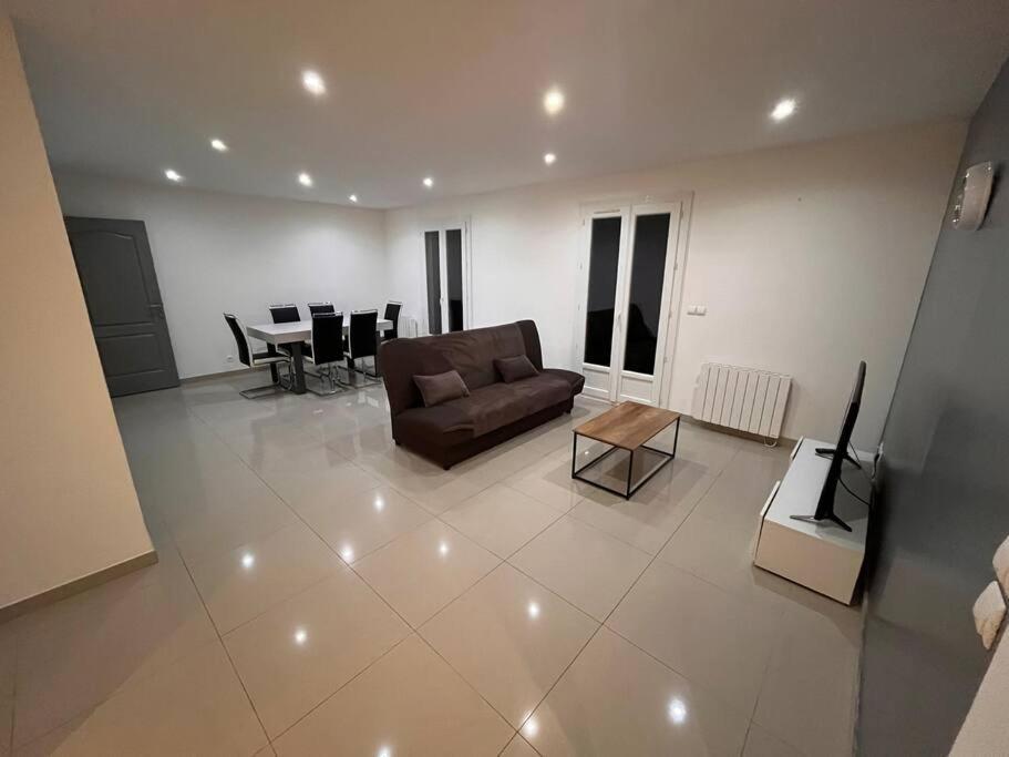 Maison Dans Residence Pavillonnaire Paisible Cannes-Écluse Esterno foto